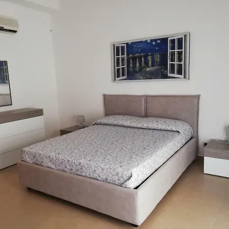 Casa Lidia カステッランマーレ・デル・ゴルフォ